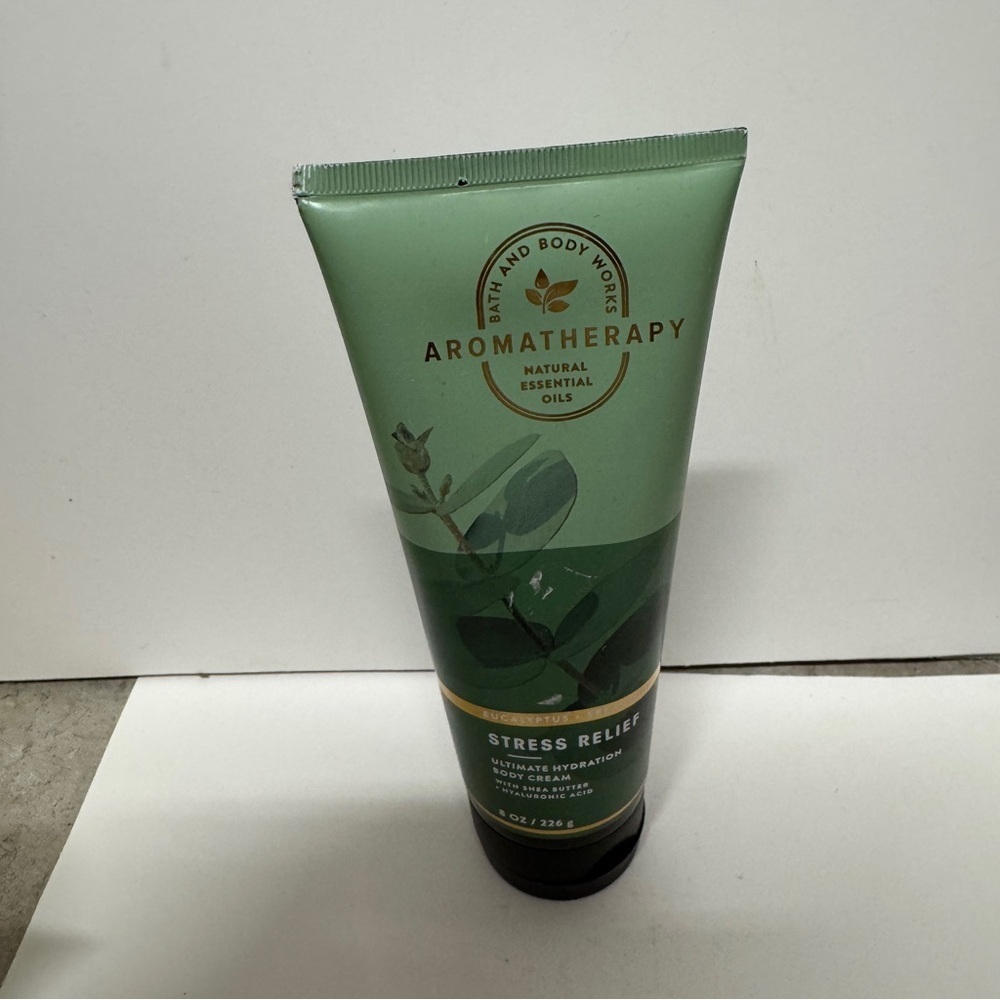 Bath Body Works Stress Relief Eucalyptus Spearmint 8 OZ